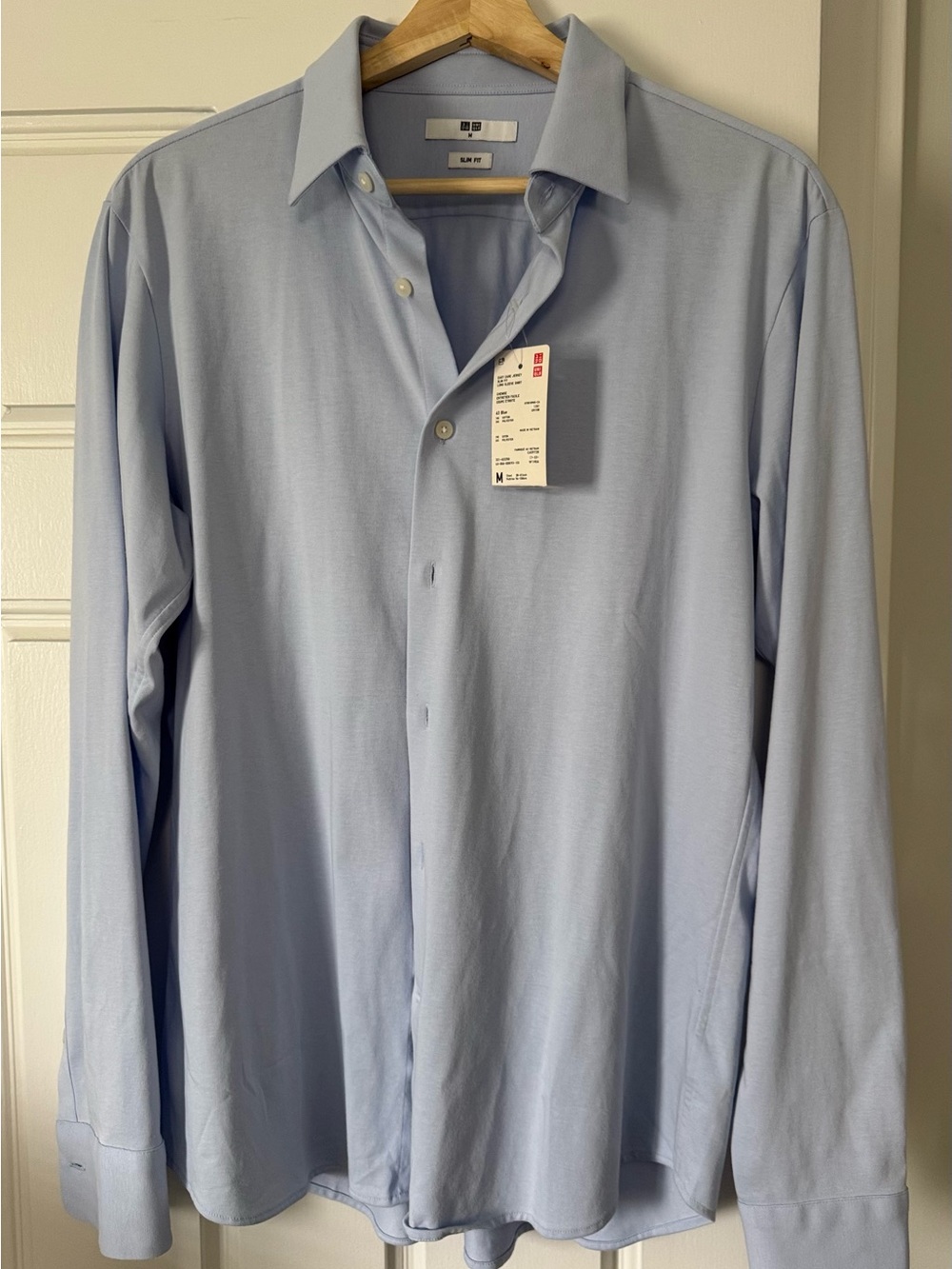 Uniqlo Men's Pale Blue Button-Down Dress Shirt